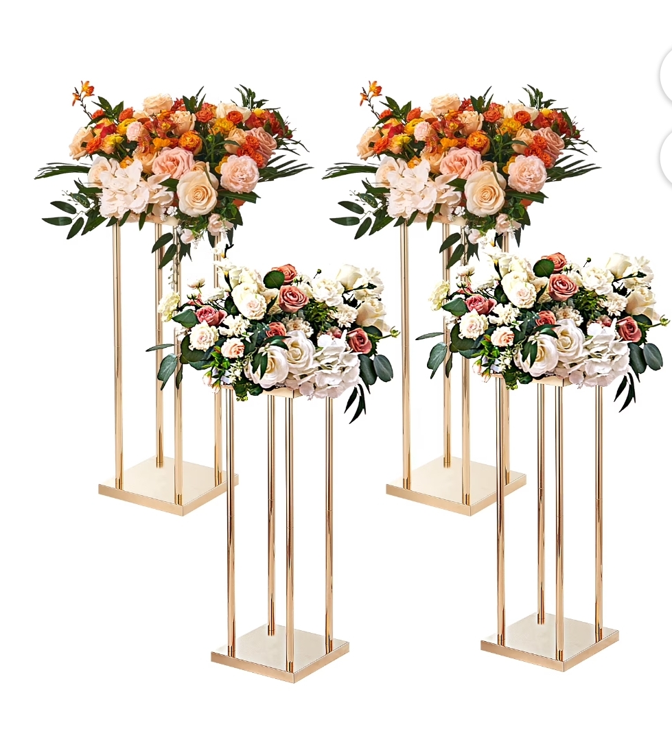 Support floral décoratif sur pied doré – Centre de table événementiel Ca